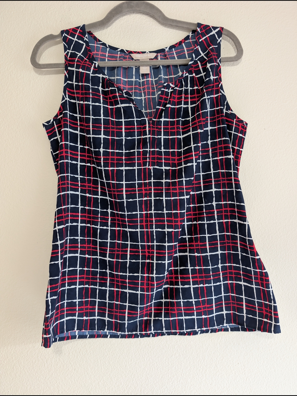 New Banana Republic Sleeveless Top in Navy and Red Plaid Size Medium